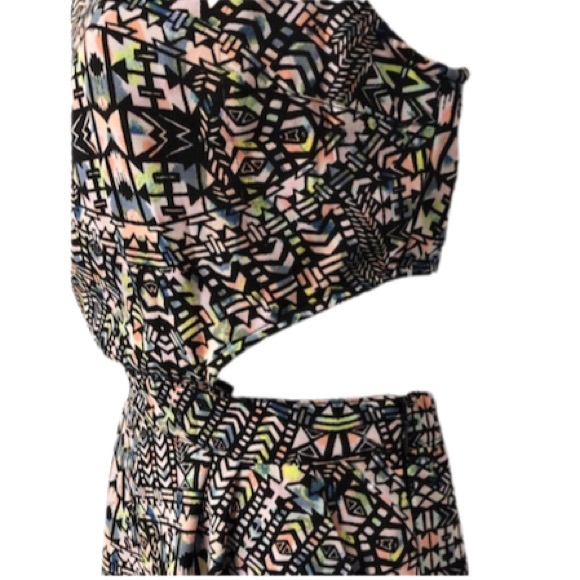 KENDALL & KYLIE Aztec Pastel Open Back Romper M - Picture 4 of 5